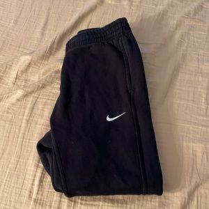 Men’s black Nike jogger sweatpants